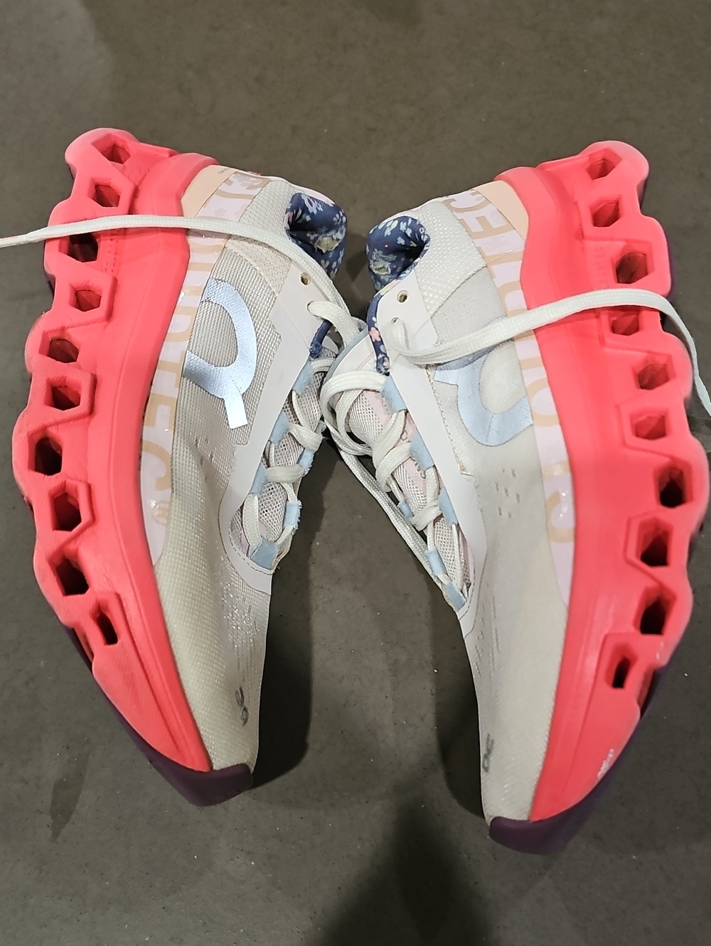 FP Movement x On Cloud Colab Running Shoes Color Oyster/Lotus Size 7